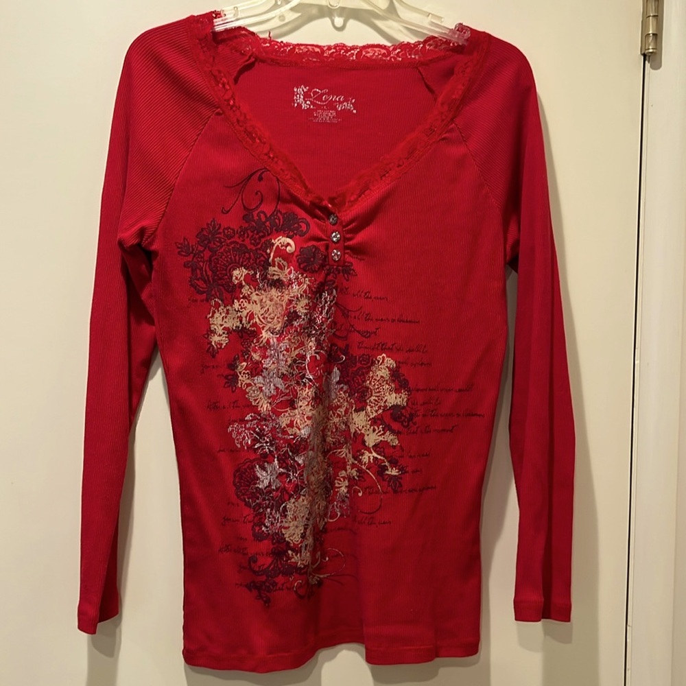 Embellished red knit v-neck tee top
